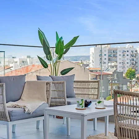 Sanders Crystal 2 Limassol