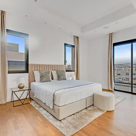 Sanders Crystal 2 Apartment *