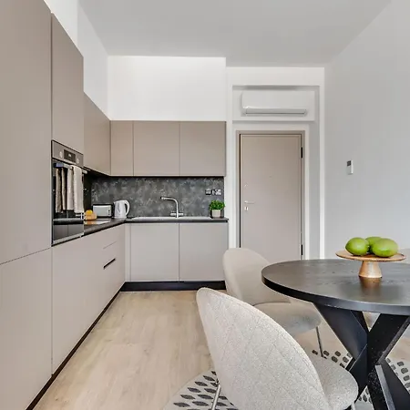 Sanders Crystal 2 4* Λεμεσός