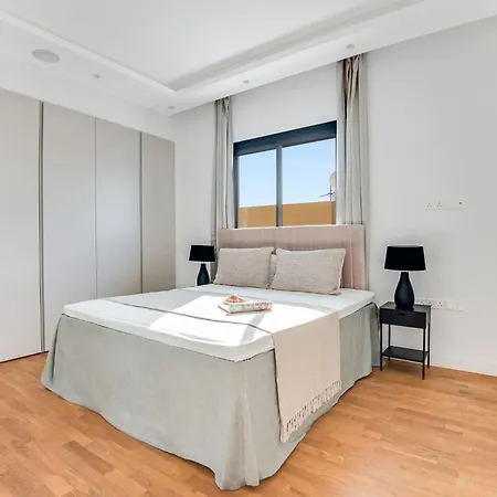 Sanders Crystal 2 Λεμεσός