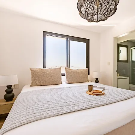 Sanders Crystal 2 Guest house