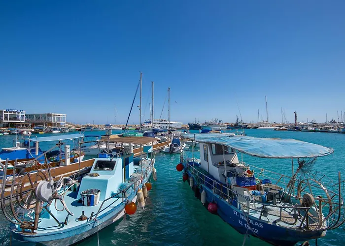 Sanders Crystal 2 Penzion 4*