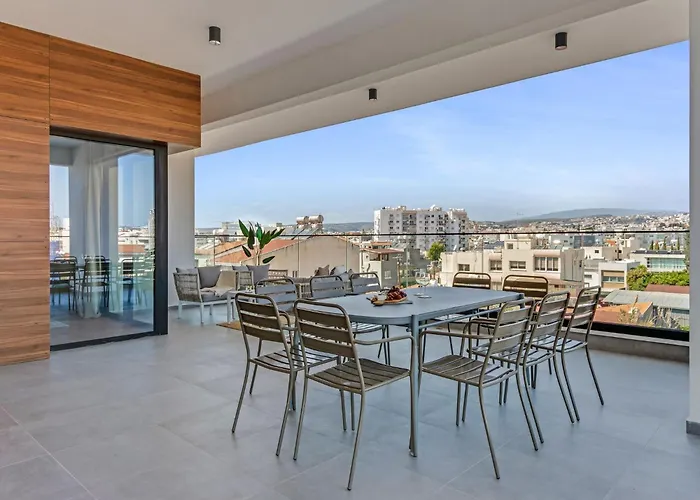 Sanders Crystal 2 Guest house Limassol