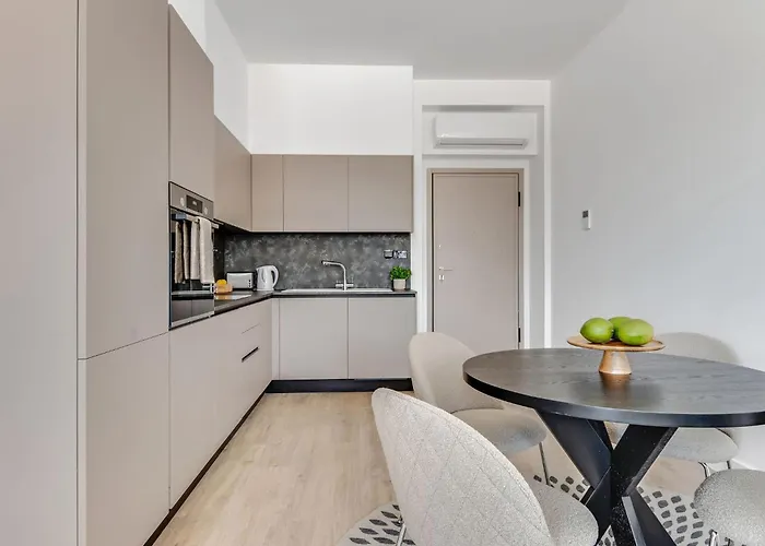 Sanders Crystal 2 4* Limassol